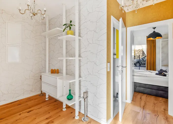 Yellow - Whirlpool Garden - Free Parking - Wifi شقة فيينا