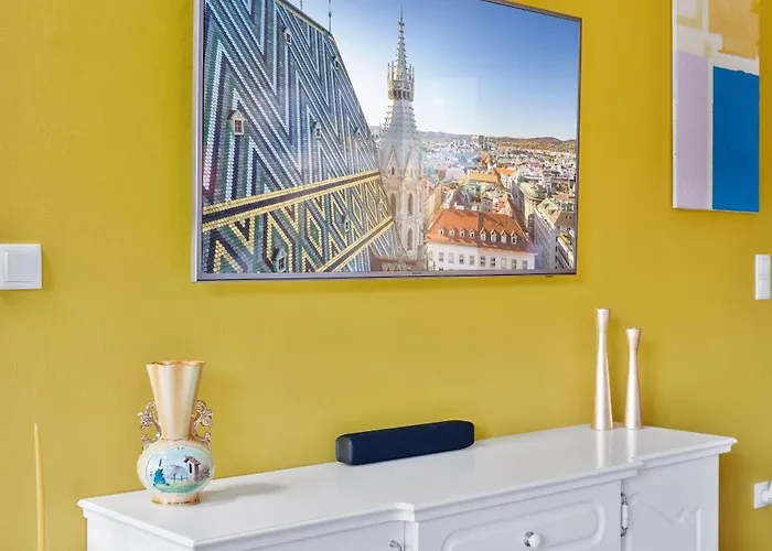 Yellow - Whirlpool Garden - Free Parking - Wifi *